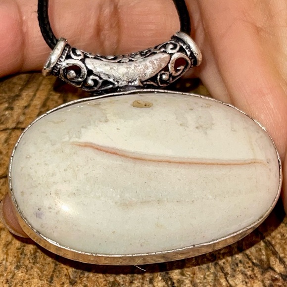 Calcite Pendant 1 1/2”x2” - Picture 14 of 16